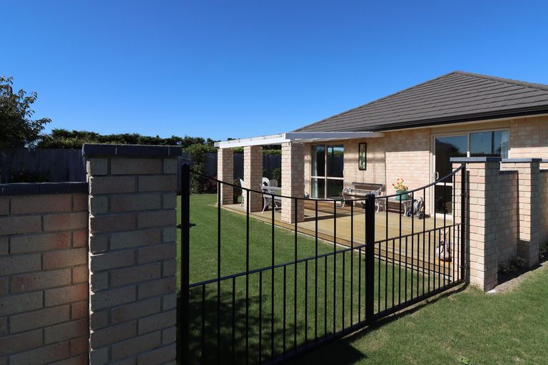 Photo of property in 4 Madison Street, Carterton, 5713