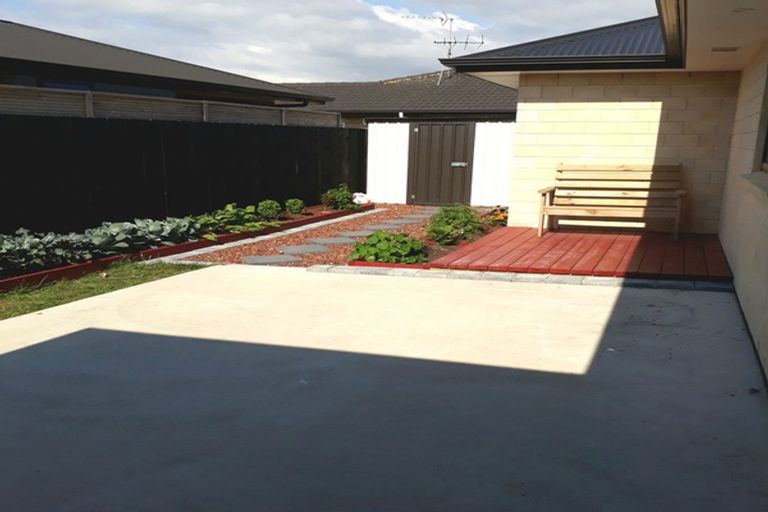 Photo of property in 14 Modello Lane, Waiuku, 2123