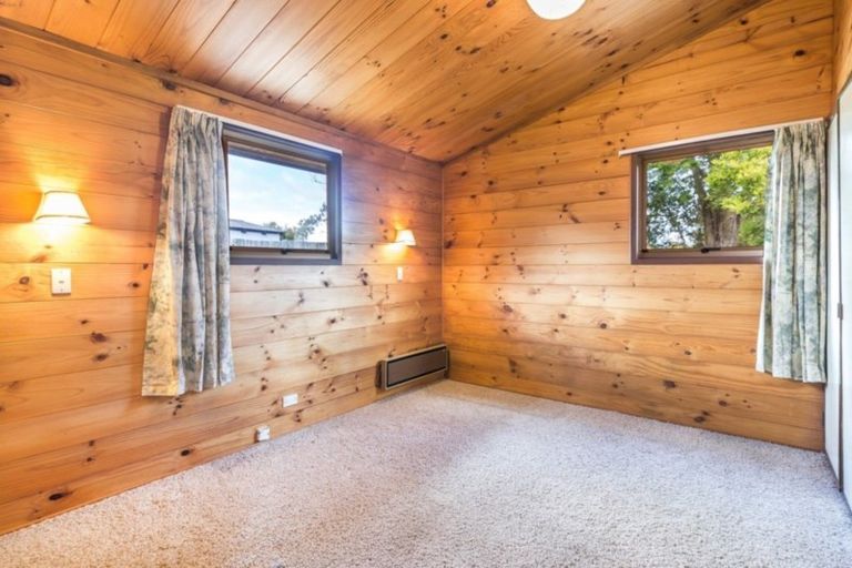 Photo of property in 27 Titoki Avenue, Waipahihi, Taupo, 3330