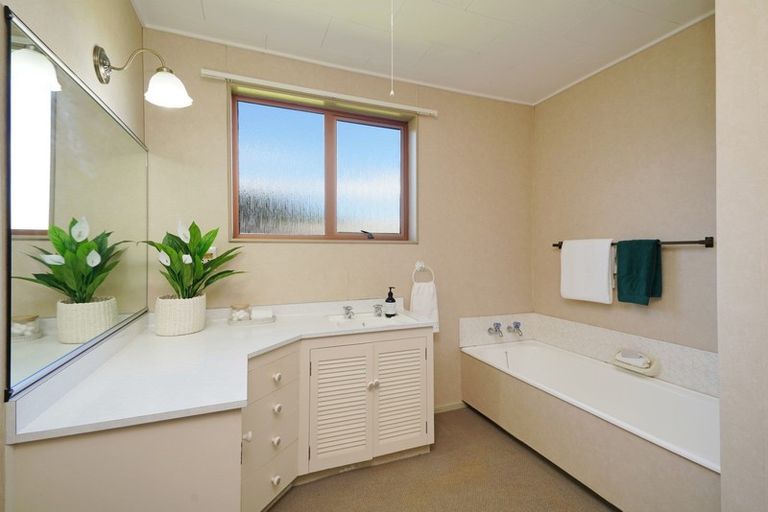 Photo of property in 24 Hughies Lane, Otautau, 9610