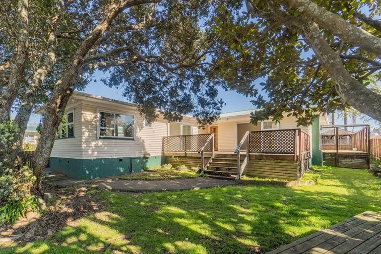 Photo of property in 154 Hepburn Road, Glendene, Auckland, 0602
