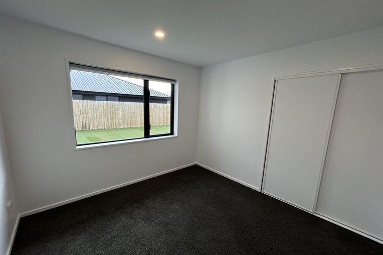 Photo of property in 27 Timara Crescent, Marshland, Christchurch, 8083
