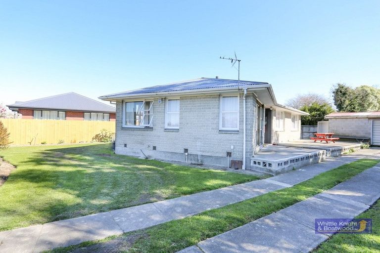 Photo of property in 19 Ian Place, Bishopdale, Christchurch, 8053