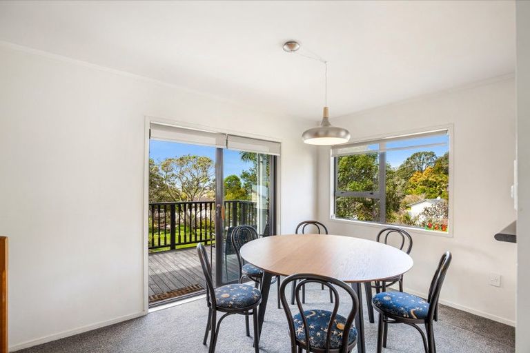 Photo of property in 2/32 Palliser Lane, Browns Bay, Auckland, 0630