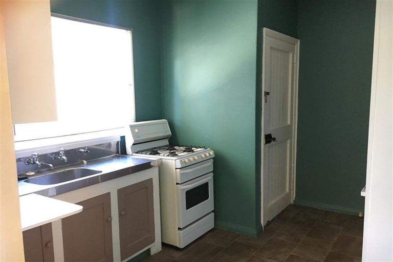 Photo of property in 27 Beaumont Avenue, Alicetown, Lower Hutt, 5010