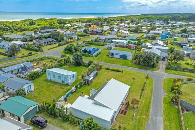 Photo of property in 45 Te Kiri Street, Himatangi Beach, Foxton, 4891