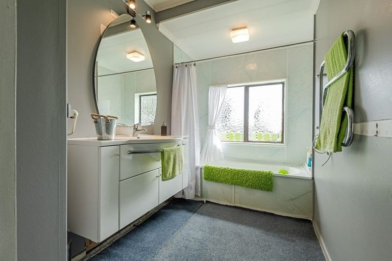 Photo of property in 3 Linklater Avenue, Foxton Beach, Foxton, 4815