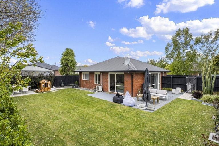 Photo of property in 4 Magnolia Lane, St Albans, Christchurch, 8052