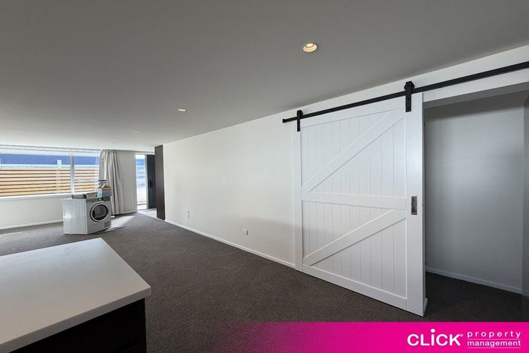 Photo of property in 33 Melbourne Street, South Dunedin, Dunedin, 9012