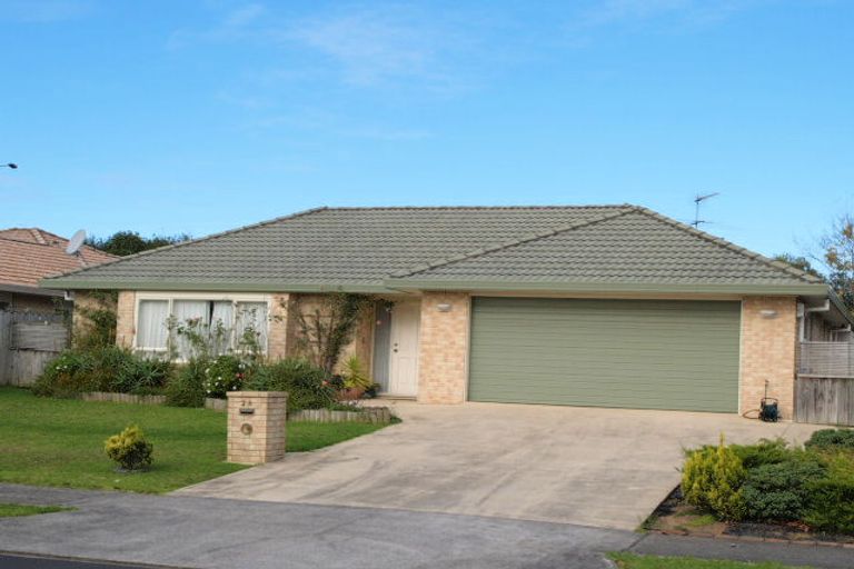 Photo of property in 28 Ambleside Drive, Northpark, Auckland, 2013