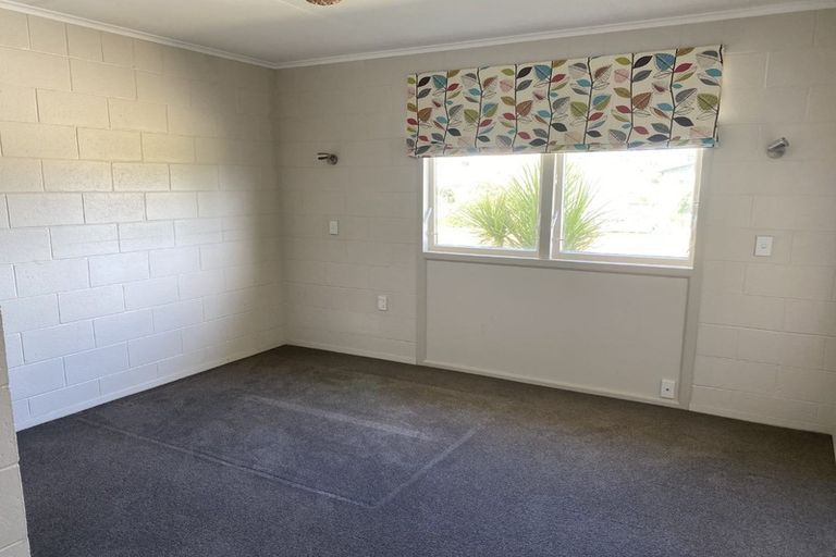 Photo of property in 18 Queens Road, Waikanae Beach, Waikanae, 5036