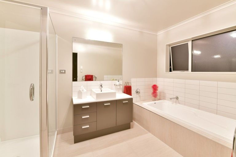 Photo of property in 65 Chesterfield Way, Orewa, 0931