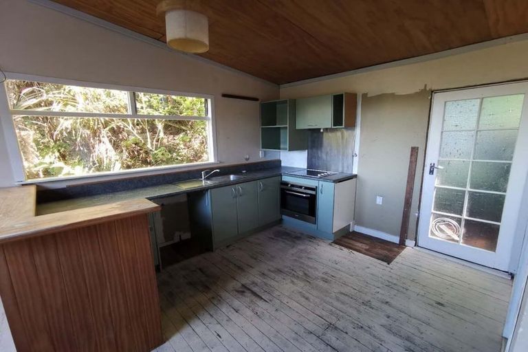 Photo of property in 45 Takahe Road, Titirangi, Auckland, 0604