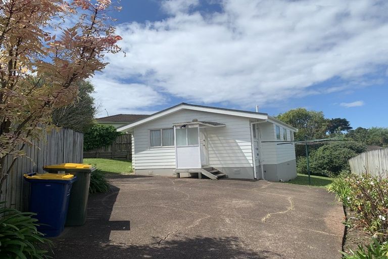 Photo of property in 1/26 Peterhouse Place, West Harbour, Auckland, 0618