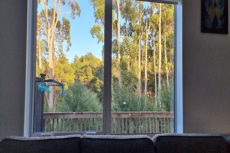 Photo of property in 19 Kaimai Avenue, Massey, Auckland, 0614