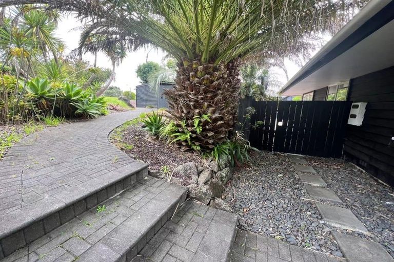 Photo of property in 14 Cloverly Crescent, Campbells Bay, Auckland, 0630