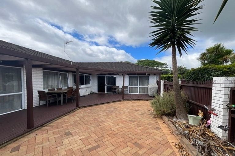 Photo of property in 2 Gairloch Place, Wattle Downs, Auckland, 2103