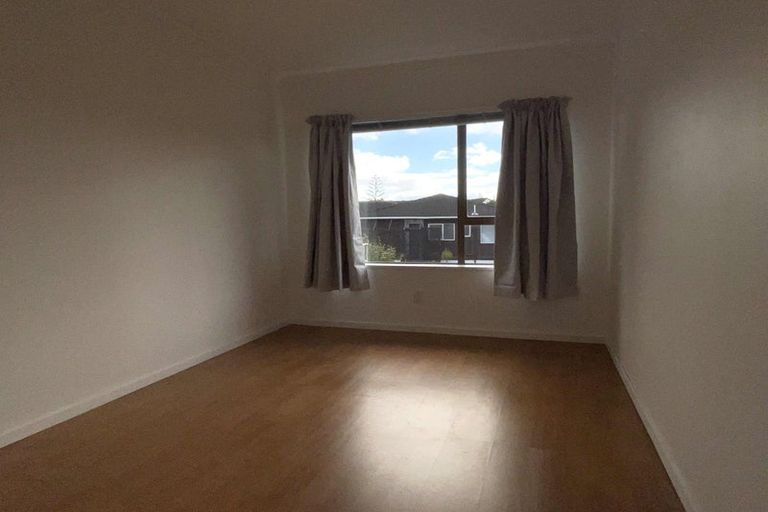 Photo of property in 1/29 Rapallo Place, Farm Cove, Auckland, 2012