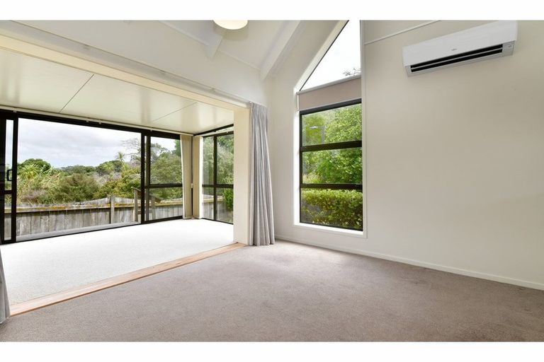 Photo of property in 8 Bellbird Place, Orewa, 0931