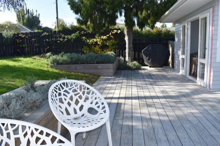 Photo of property in 1/19 Alma Street, Te Atatu South, Auckland, 0610