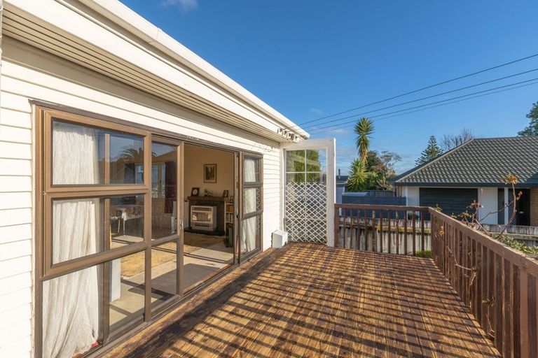 Photo of property in 22 Moana Road, Paraparaumu, 5032
