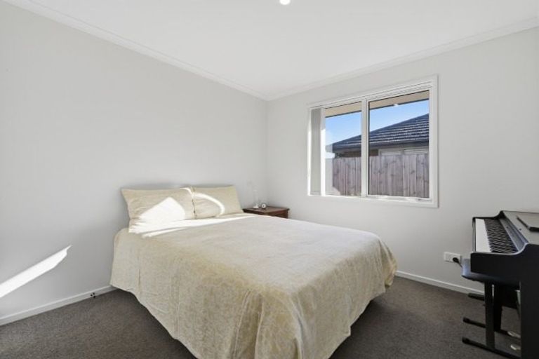 Photo of property in 35 Leet Crescent, Papamoa Beach, Papamoa, 3118