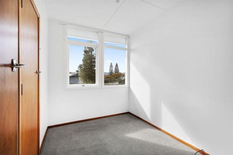 Photo of property in 70 Mana View Road, Paremata, Porirua, 5026