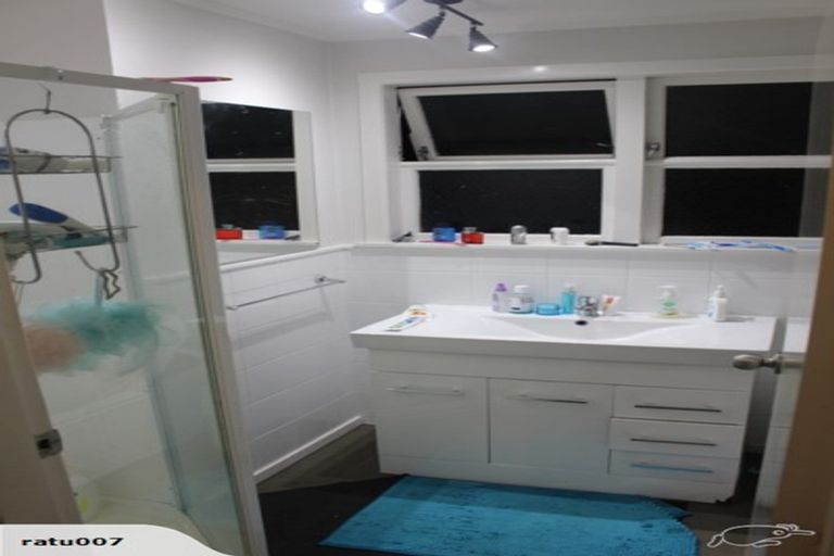 Photo of property in 29 Lavinia Crescent, Mangere East, Auckland, 2024