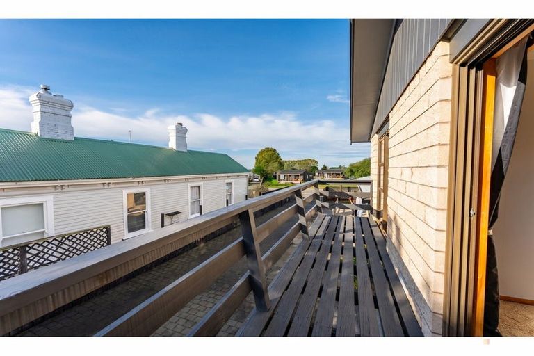 Photo of property in 12 Timaru Road, Waimate, 7924
