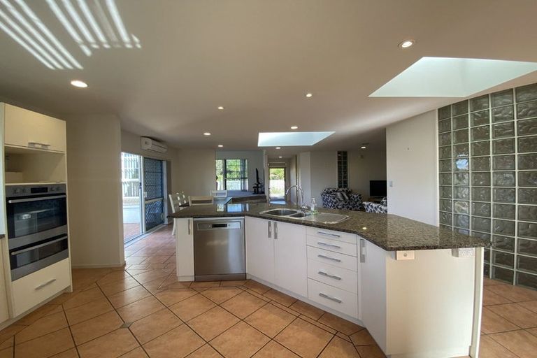 Photo of property in 18 Waru Nui Court, Orewa, 0931