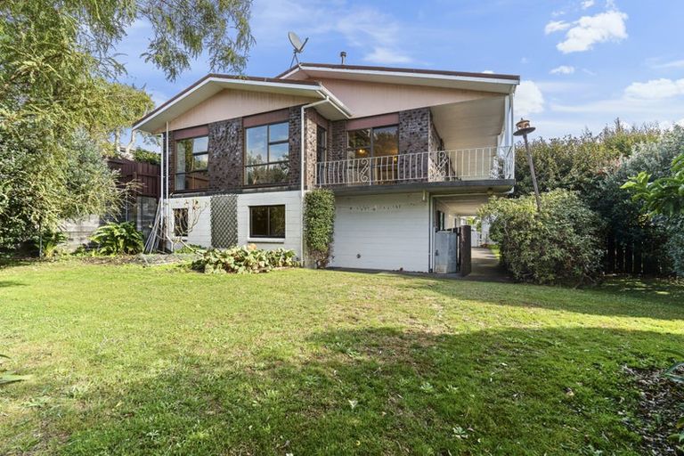 Photo of property in 11 Kellyville Heights, Merrilands, New Plymouth, 4312