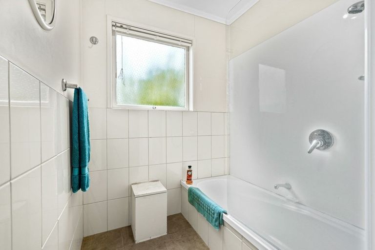 Photo of property in 18 Mayfair Crescent, Mairangi Bay, Auckland, 0630