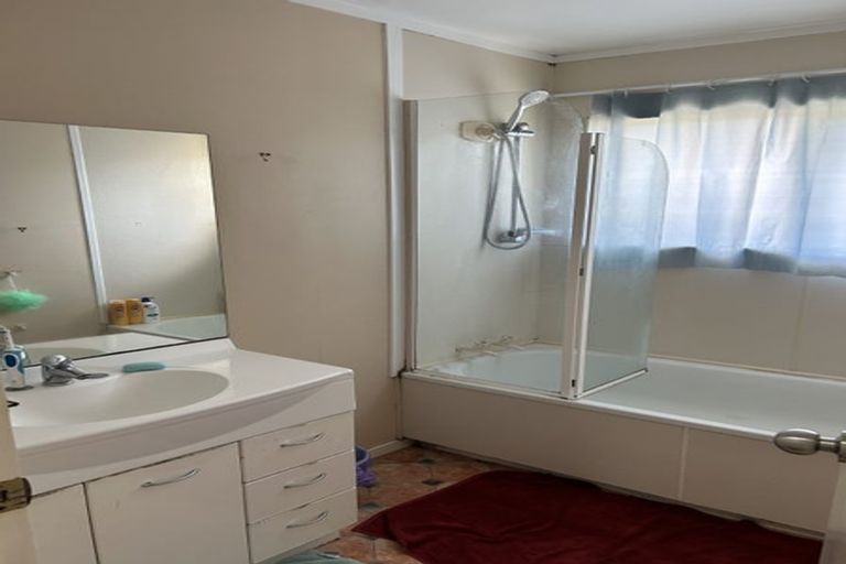 Photo of property in 1/59 Archibald Road, Kelston, Auckland, 0602