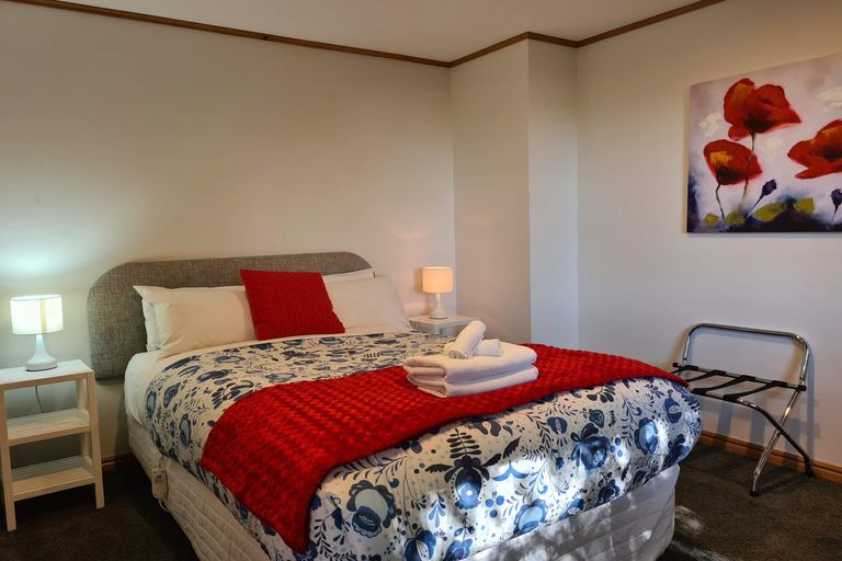 Photo of property in 3 Hamilton Drive, Lake Tekapo, 7999