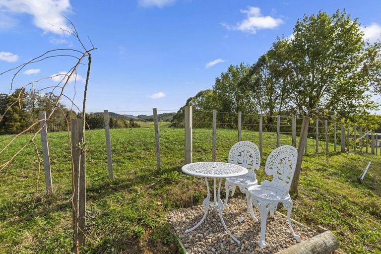 Photo of property in 24 Wrights Road, Raglan, 3295