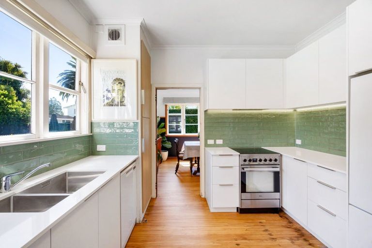 Photo of property in 118a Vigor Brown Street, Napier South, Napier, 4110