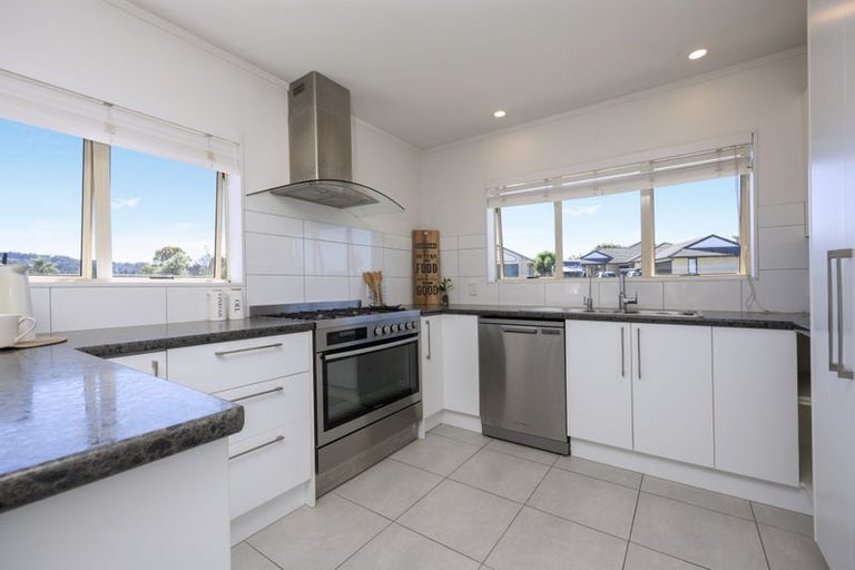 Photo of property in 19 Merlot Heights, Huapai, Kumeu, 0810