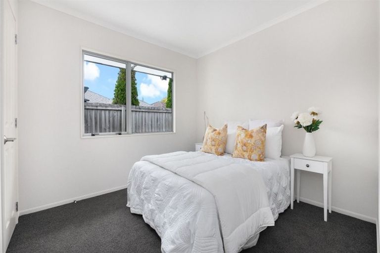 Photo of property in 11 Amoka Crescent, Parklands, Christchurch, 8083