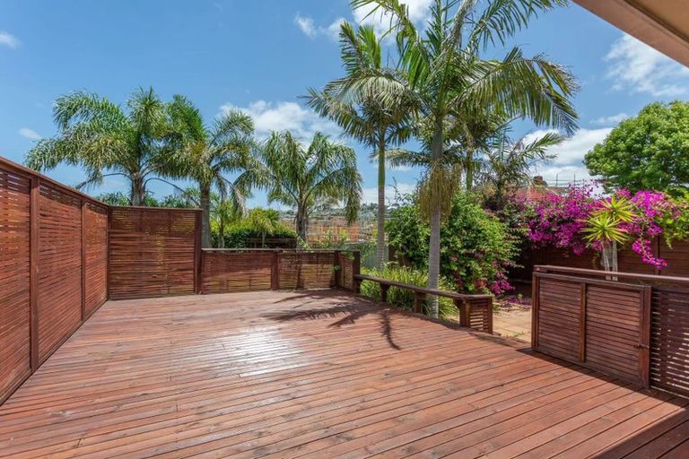 Photo of property in 48 Lyons Avenue, Murrays Bay, Auckland, 0630