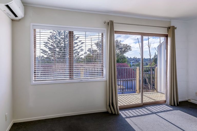 Photo of property in 5a Dolbear Street, Titirangi, Auckland, 0604