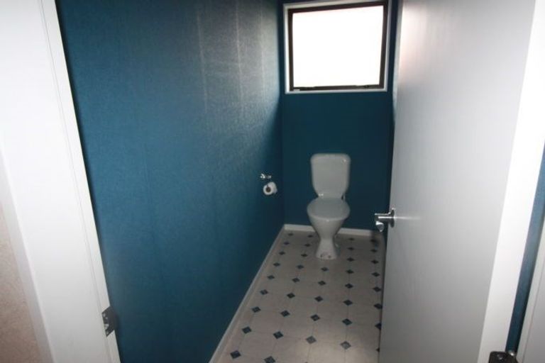 Photo of property in 17 Cleveland Heights, Kelvin Grove, Palmerston North, 4414