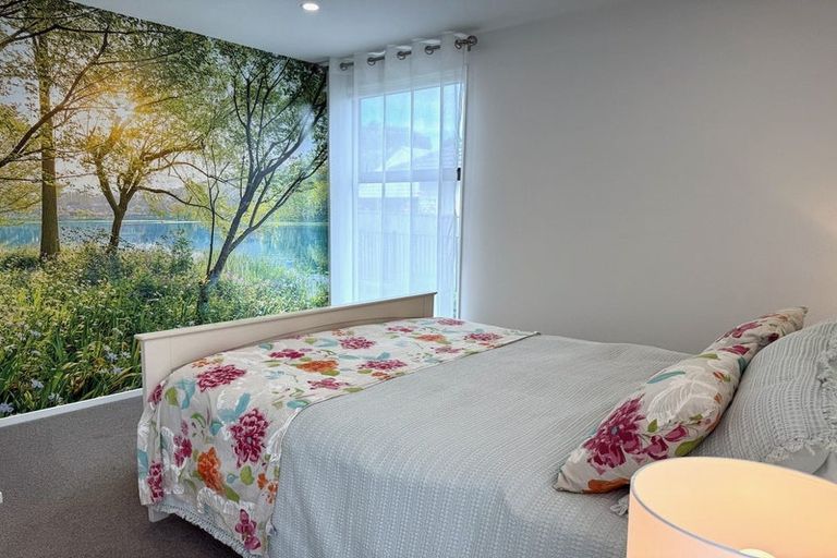 Photo of property in 2 Nga Tutu Place, Belmont, Auckland, 0622