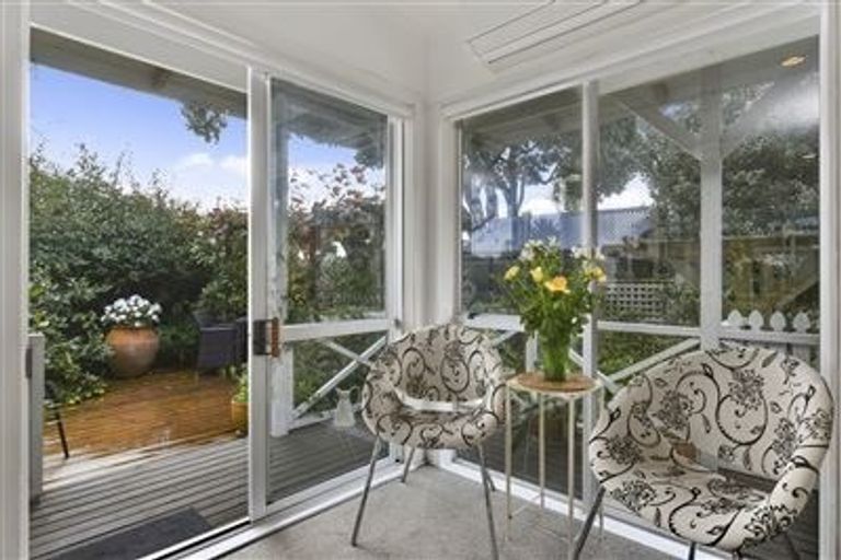 Photo of property in 1/1 Owens Road, Devonport, Auckland, 0624