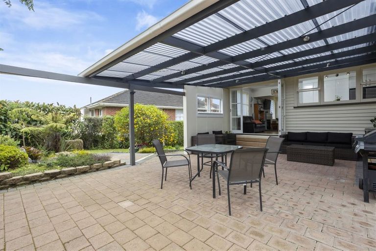 Photo of property in 48 Tiroroa Avenue, Te Atatu South, Auckland, 0610