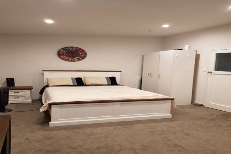 Photo of property in 1/44 Deuxberry Avenue, Northcote, Auckland, 0627