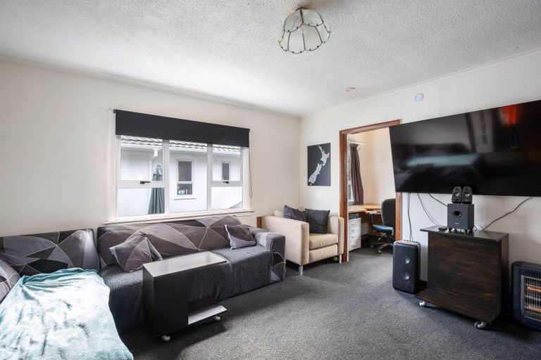 Photo of property in 129 Govett Avenue, Frankleigh Park, New Plymouth, 4310