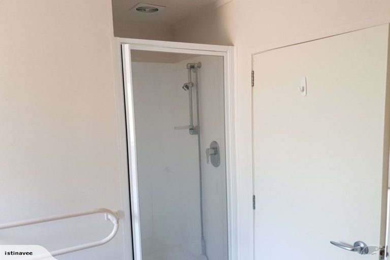 Photo of property in 17 Pluto Place, Beach Haven, Auckland, 0626