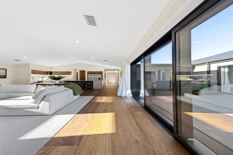 Photo of property in 32 Walter Case Drive, Harewood, Christchurch, 8051