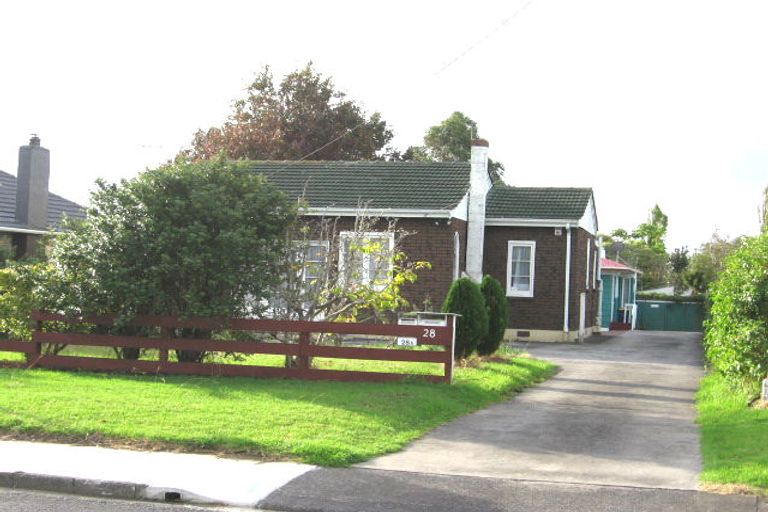 Photo of property in 1/28 Rewarewa Road, Te Atatu Peninsula, Auckland, 0610