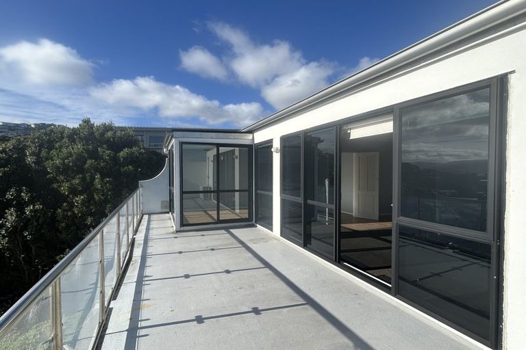 Photo of property in 27 Eskdale Road, Papakowhai, Porirua, 5024